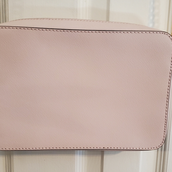 Michael Kors Jet Set Crossbody in Light Pink - Picture 4 of 7